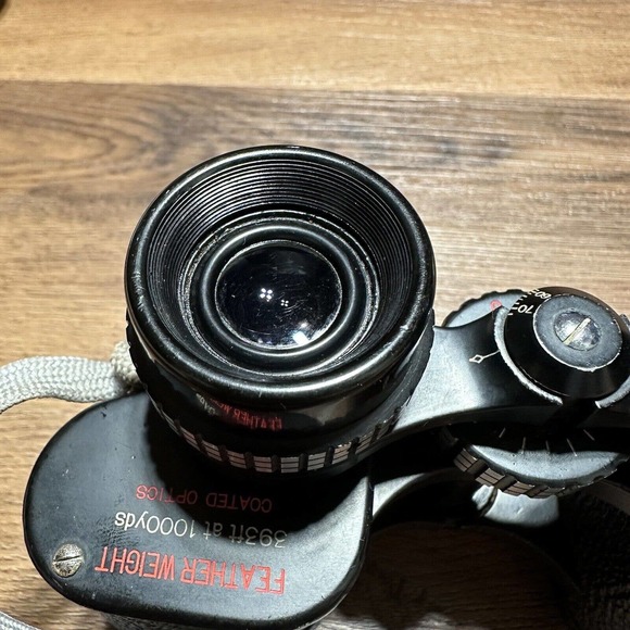 Vintage‎ Monarch 8x30 Feather Weight Binoculars Coated Lenses - Picture 4 of 15